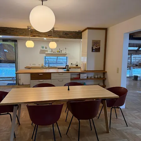 דירה Spacious 4-bedroom Loft