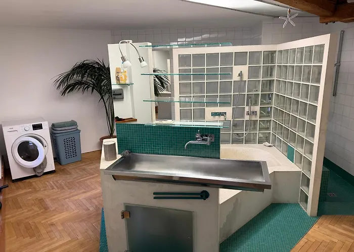 Spacious 4-bedroom Loft Apartment Atzbach