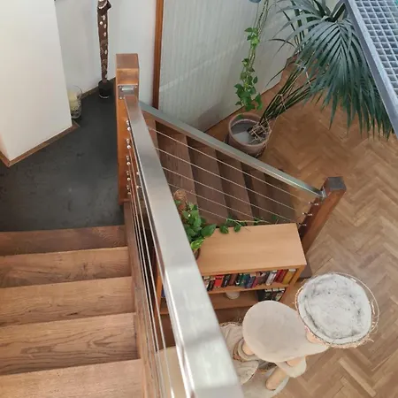 Spacious 4-bedroom Loft Apartmán